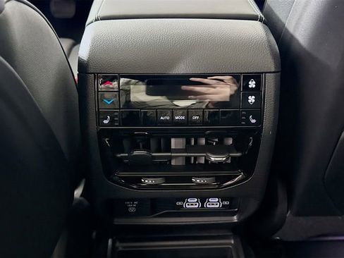 New 2025 Jeep Grand Cherokee L Overland w/ Luxury Tech Group IV image 25