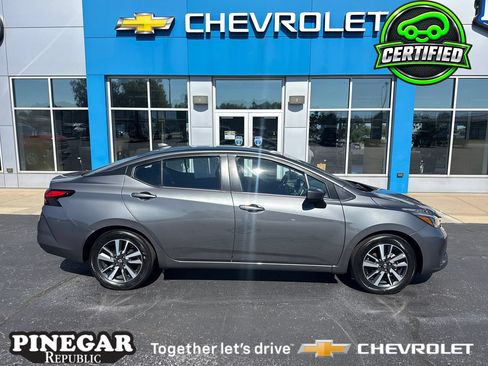Used 2025 Nissan Versa SV FWD image 1