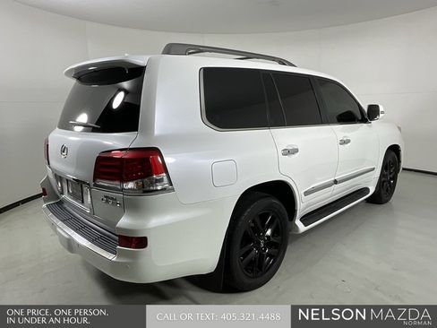 Used 2013 Lexus LX 570 4WD w/ Luxury Pkg image 8