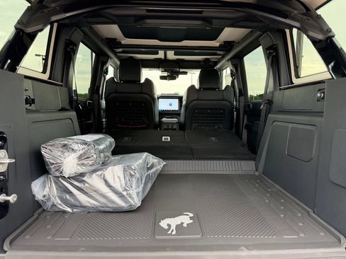New 2026 Ford Bronco Raptor w/ Interior Carbon Fiber Pack AWD/4WD image 9