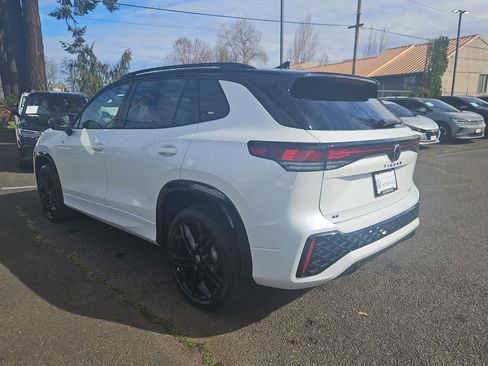 New 2026 Volkswagen Tiguan SE R-Line image 3