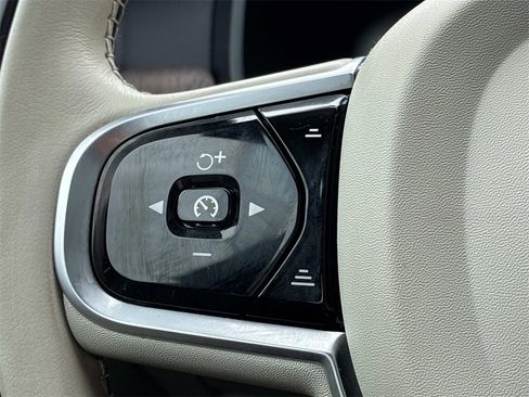 Used 2021 Volvo S90 T6 Inscription image 31