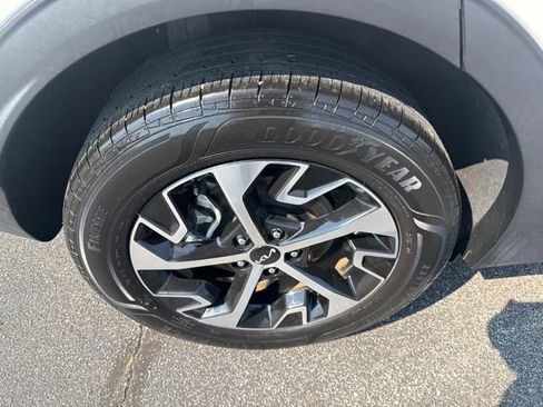 Used 2023 Kia Sportage EX AWD/4WD image 14