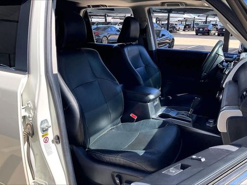 Used 2016 Toyota 4Runner Limited image 9