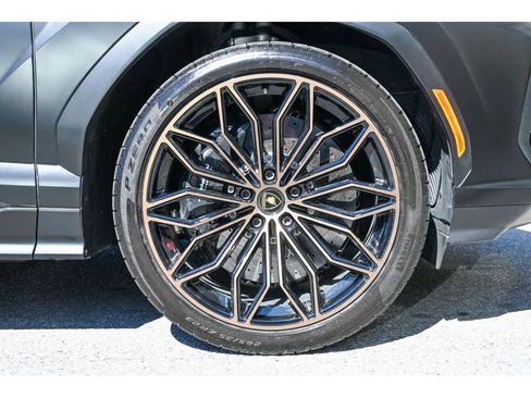 Used 2025 Lamborghini Urus SE image 37