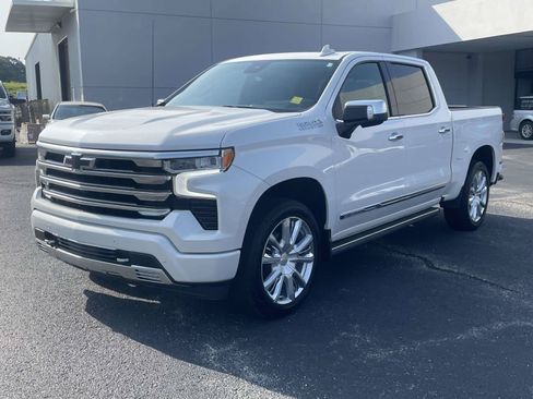 Certified 2025 Chevrolet Silverado 1500 High Country w/ High Country Premium Package AWD/4WD image 9