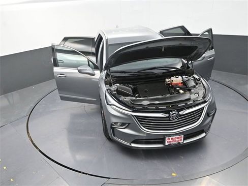 Used 2024 Buick Enclave Premium image 36
