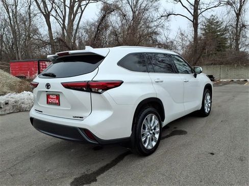Used 2023 Toyota Highlander Limited image 7
