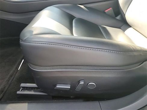 Used 2021 Tesla Model 3 Long Range image 11