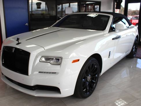 Used 2019 Rolls-Royce Dawn RWD image 2