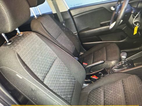 Used 2023 Kia Rio S image 11