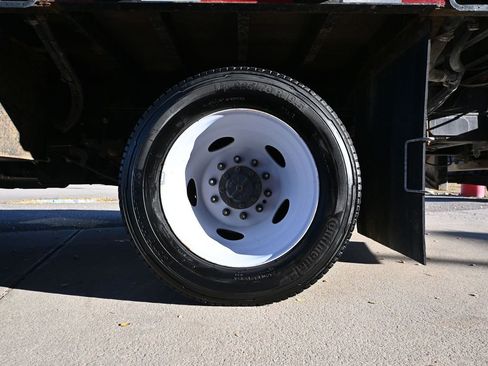 Used 2022 Ford F550 4x4 Regular Cab Super Duty image 24