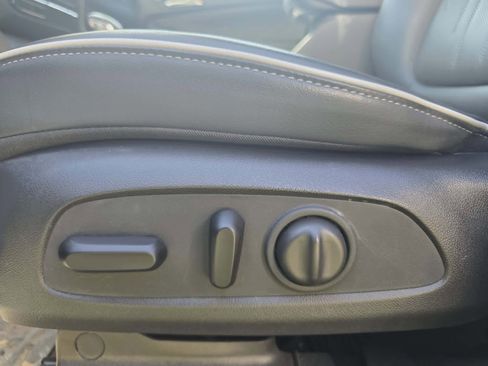Used 2024 Buick Encore GX Avenir w/ Avenir Convenience Package AWD/4WD image 11