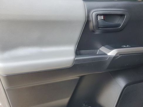 Used 2021 Toyota Tacoma SR5 w/ Technology Package image 15