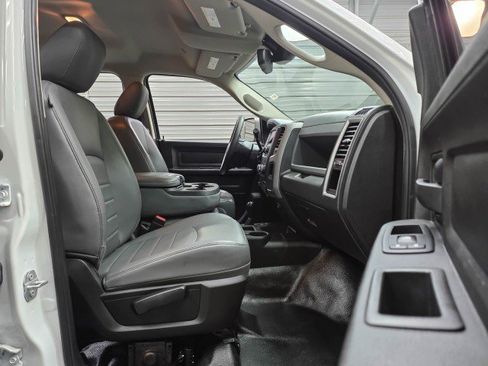 Used 2018 RAM 2500 Tradesman w/ Chrome Appearance Group AWD/4WD image 16