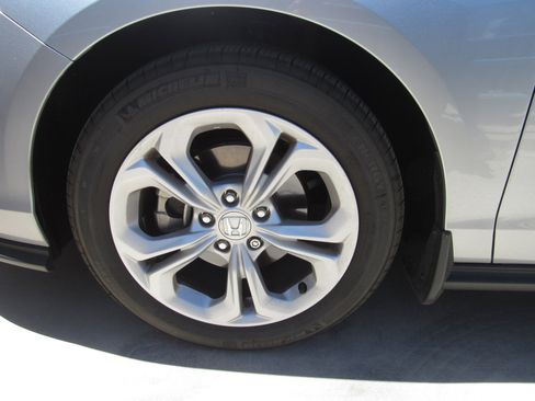 Used 2025 Honda Accord LX image 5