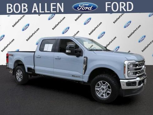 Used 2024 Ford F350 Lariat AWD/4WD image 2