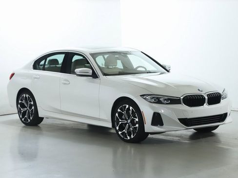 Certified 2025 BMW 330i xDrive Sedan w/ Premium Package image 9