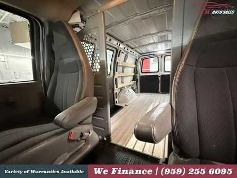 Used 2018 Chevrolet Express 2500 w/ Driver Convenience Package RWD image 17