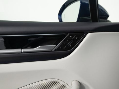 Certified 2025 Porsche Macan 4S Electric image 19