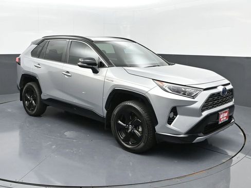 Certified 2021 Toyota RAV4 XSE w/ Carpet Mat Package (TMS) image 2