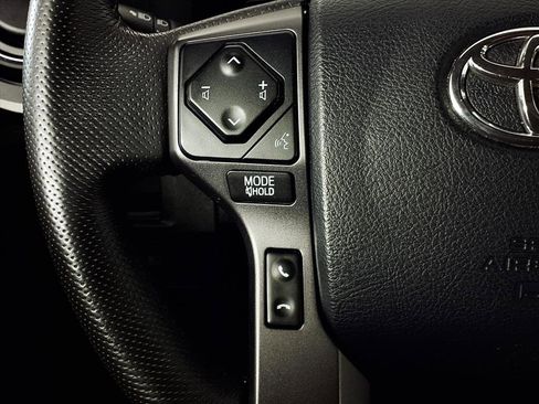 Used 2019 Toyota Tacoma TRD Off-Road image 19