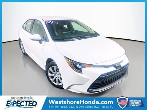 Used 2025 Toyota Corolla LE FWD image 1