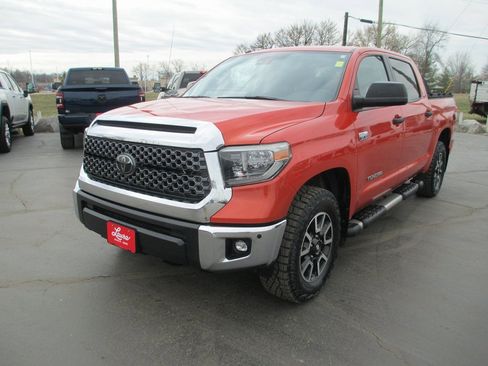 Used 2018 Toyota Tundra SR5 w/ TRD Off Road Package image 11