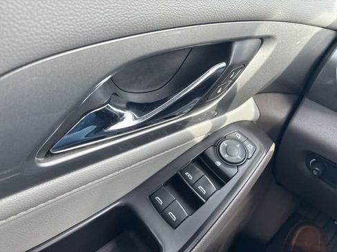 Used 2019 Chevrolet Traverse LT w/ LPO, Blackout Package AWD/4WD image 24
