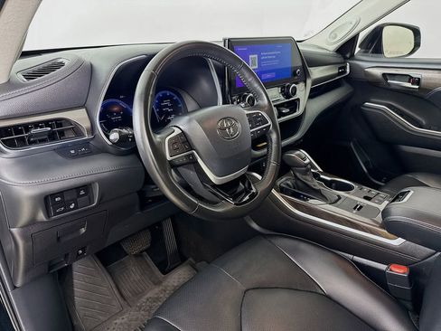 Used 2023 Toyota Highlander Limited image 10