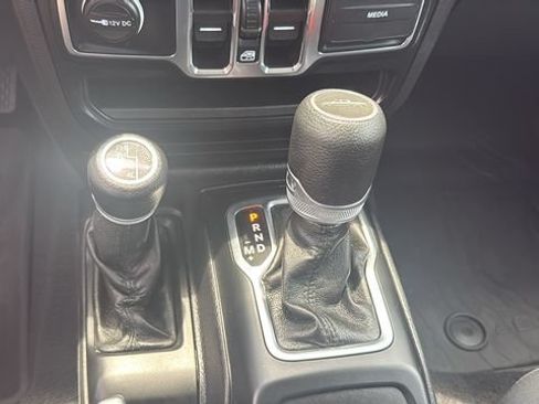 Used 2021 Jeep Gladiator Sport AWD/4WD image 20