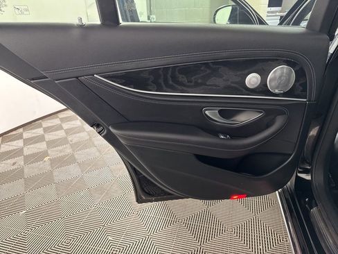 Used 2019 Mercedes-Benz E 300 4MATIC image 18