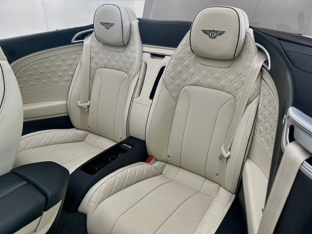 Used 2022 Bentley Continental GT AWD/4WD image 26