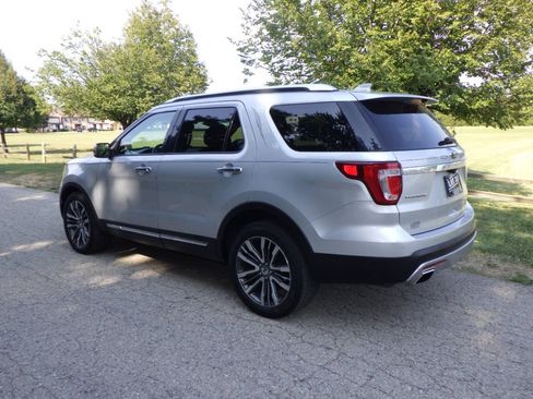 Used 2016 Ford Explorer Platinum AWD/4WD image 4