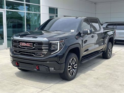 Used 2024 GMC Sierra 1500 AT4 w/ Technology Package AWD/4WD image 1
