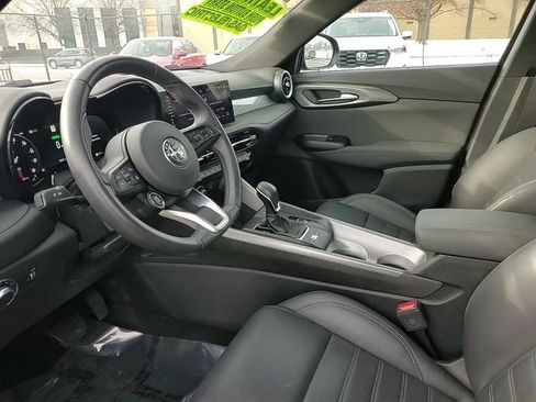 Used 2024 Alfa Romeo Tonale Ti w/ Premium Interior Package image 9