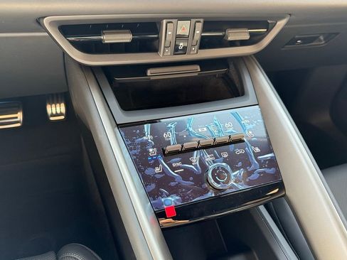 New 2025 Porsche Macan Turbo Electric AWD/4WD image 15