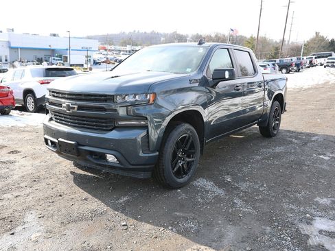 Used 2022 Chevrolet Silverado 1500 RST w/ LPO, Blackout Package image 3