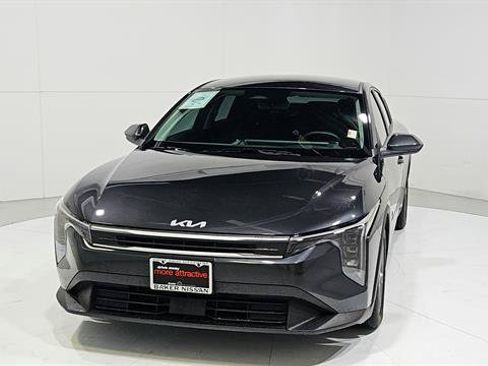 Used 2025 Kia K4 FWD image 2