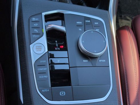 Certified 2025 BMW 330i Sedan w/ M Sport Package image 26