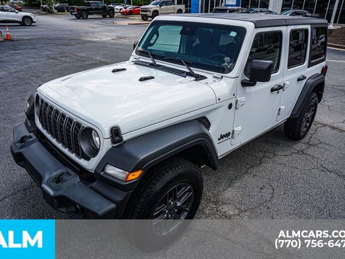Used 2025 Jeep Wrangler Unlimited Sport AWD/4WD image 19