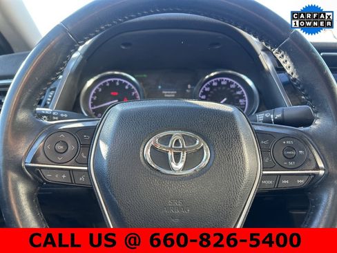 Used 2018 Toyota Camry XLE image 10