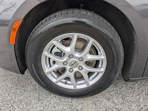 Used 2023 Chrysler Pacifica Touring-L FWD image 24
