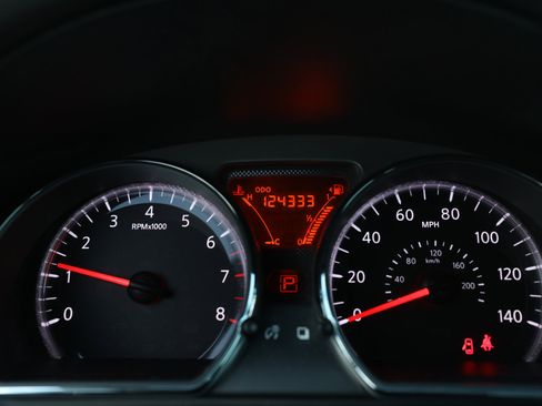 Used 2014 Nissan Versa SL w/ Tech Package image 21