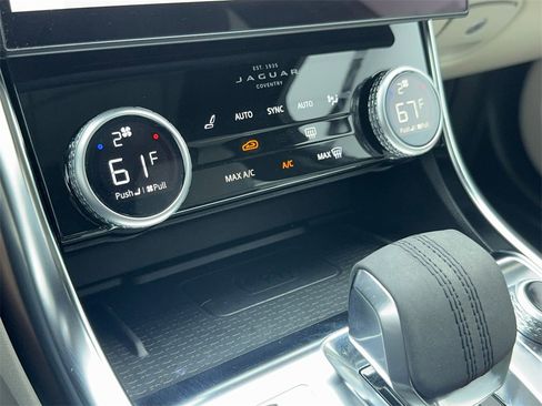 Used 2024 Jaguar XF R-Dynamic SE image 31