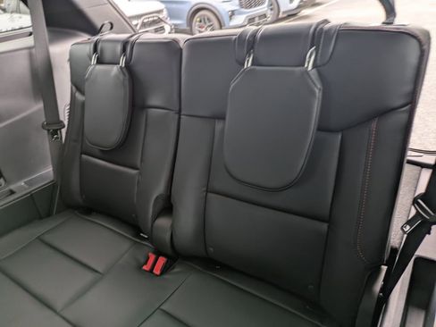 New 2026 Ford Explorer ST-Line w/ ST-Line Street Pack image 15