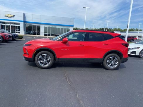 Used 2024 Chevrolet Blazer LT w/ Convenience Package FWD image 2
