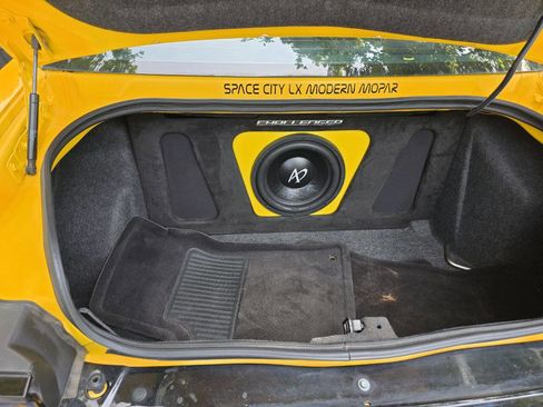 Used 2010 Dodge Challenger SRT8 w/ SRT Option Group II image 9