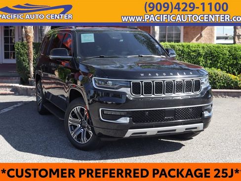 Used 2024 Jeep Wagoneer Series II w/ Flexible Seating Group RWD image 1