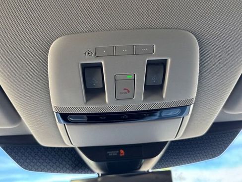 New 2025 Nissan Ariya Platinum image 19